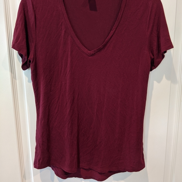 Old navy v-neck luxe tee wine red - Picture 1 of 3